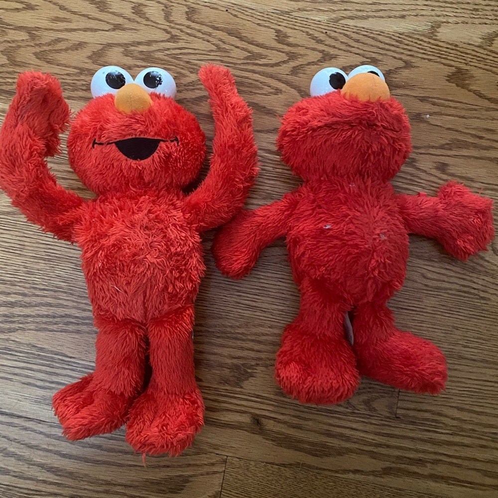 Elmo plush toys